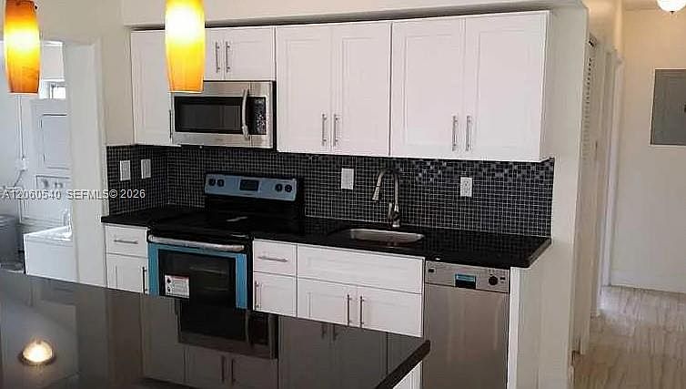 2nd image of 709 NE 16th St
