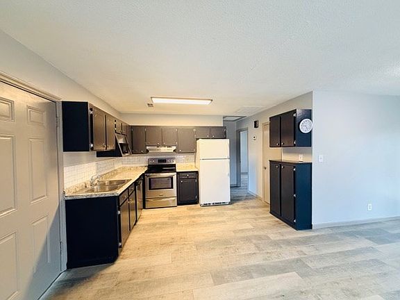 4th image of 127 Powell Rd