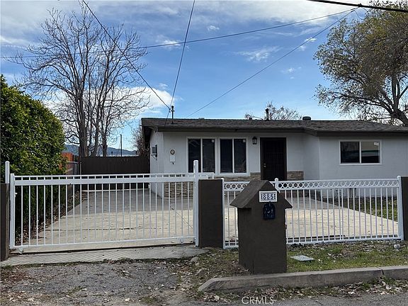 2nd image of 885 San Jacinto St