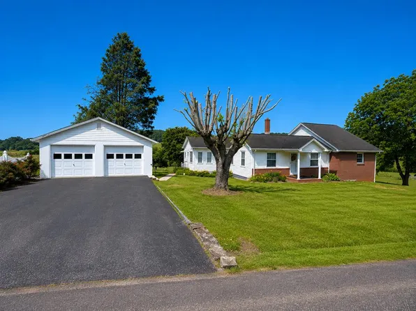 345 Joy Ranch Rd, Woodlawn, VA 24381