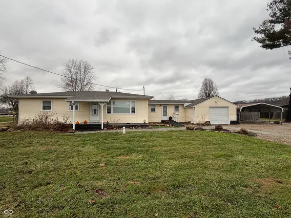 5705 Blue Bluff Rd, Martinsville, IN 46151