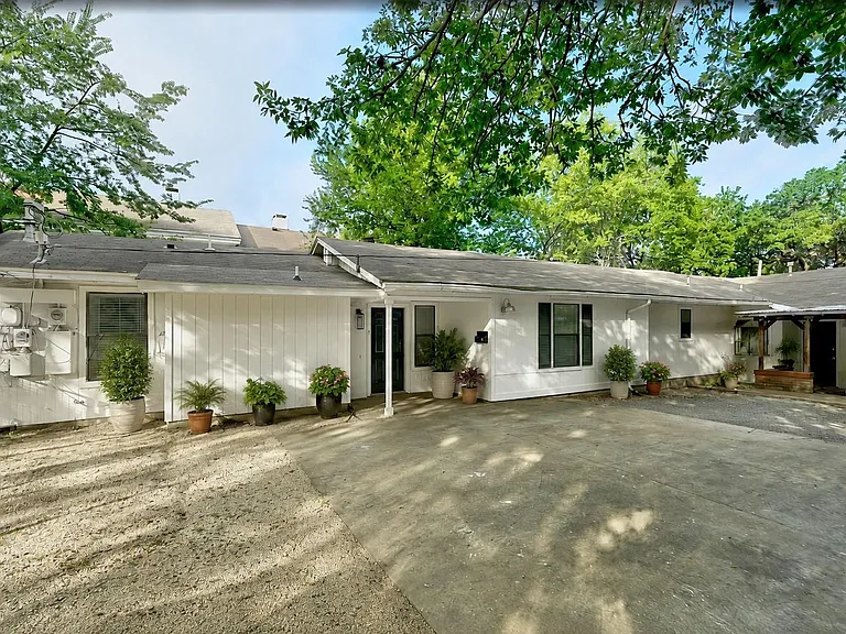 2407 Winsted Ln #B — Photo 1
