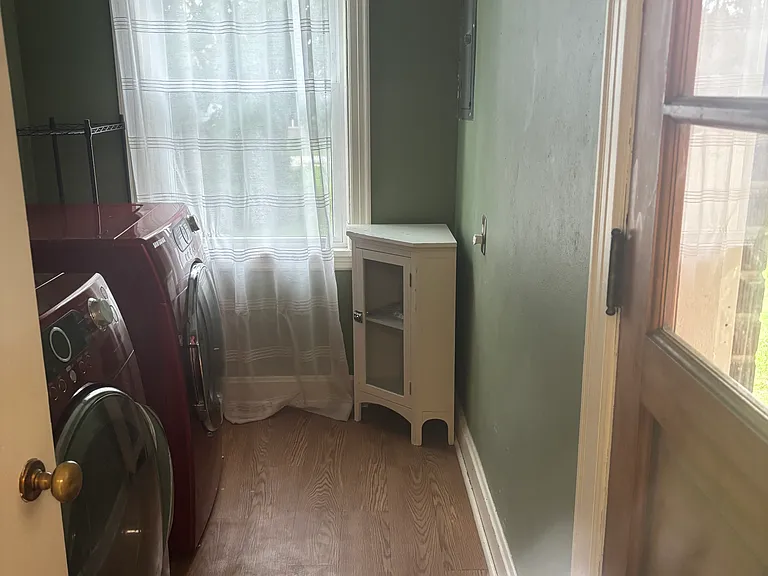 912 Merideth Dr — Photo 7