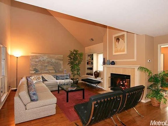 5th image of 753 Lake Front Dr