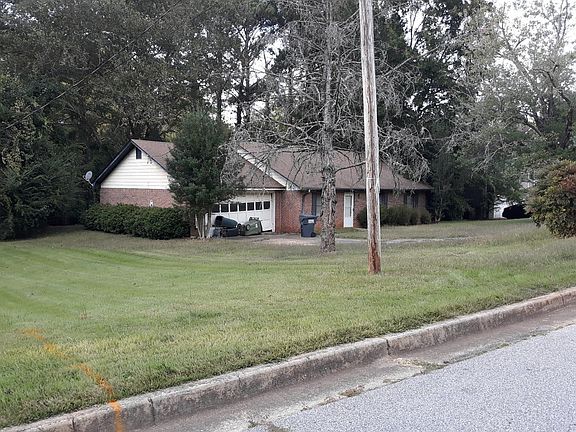 3rd image of 448 Valley Woods Cir SE