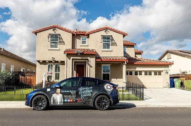 6 bed, 3716 sqft, $5,000 — Photo 1