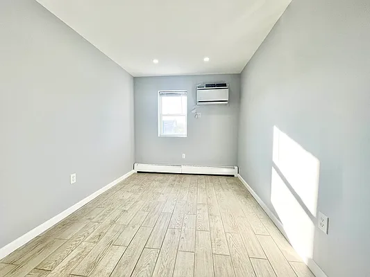 Rented by Century 21 Premier  | media 12