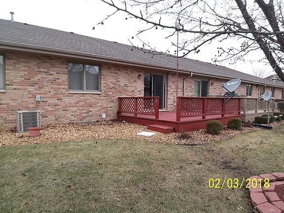 2nd image of 812 Archer Ln #812