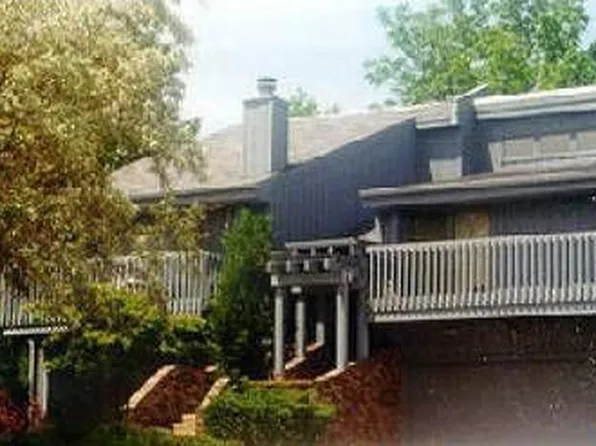 847 Kendall Ln, Lake Geneva, WI 53147