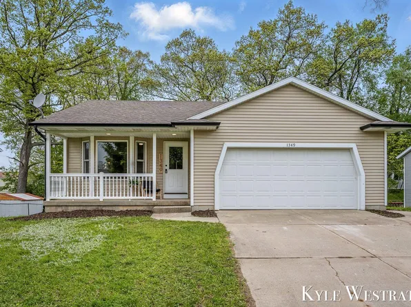 1349 Kimberly Dr SE, Grand Rapids, MI 49508