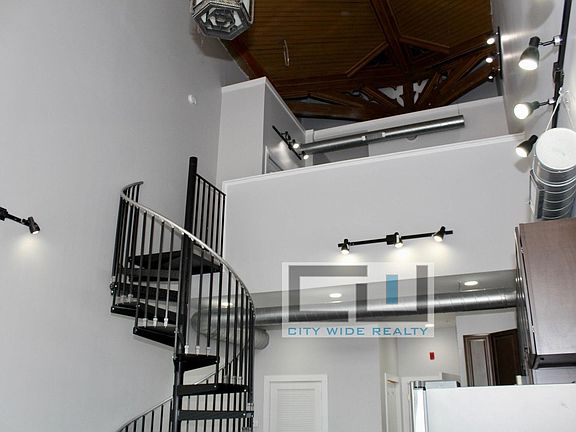 2nd image of 1200 E Columbia Ave #10