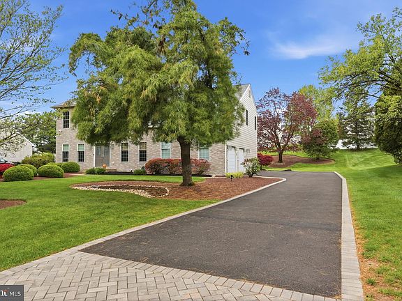 4th image of 100 Windy Knoll Dr