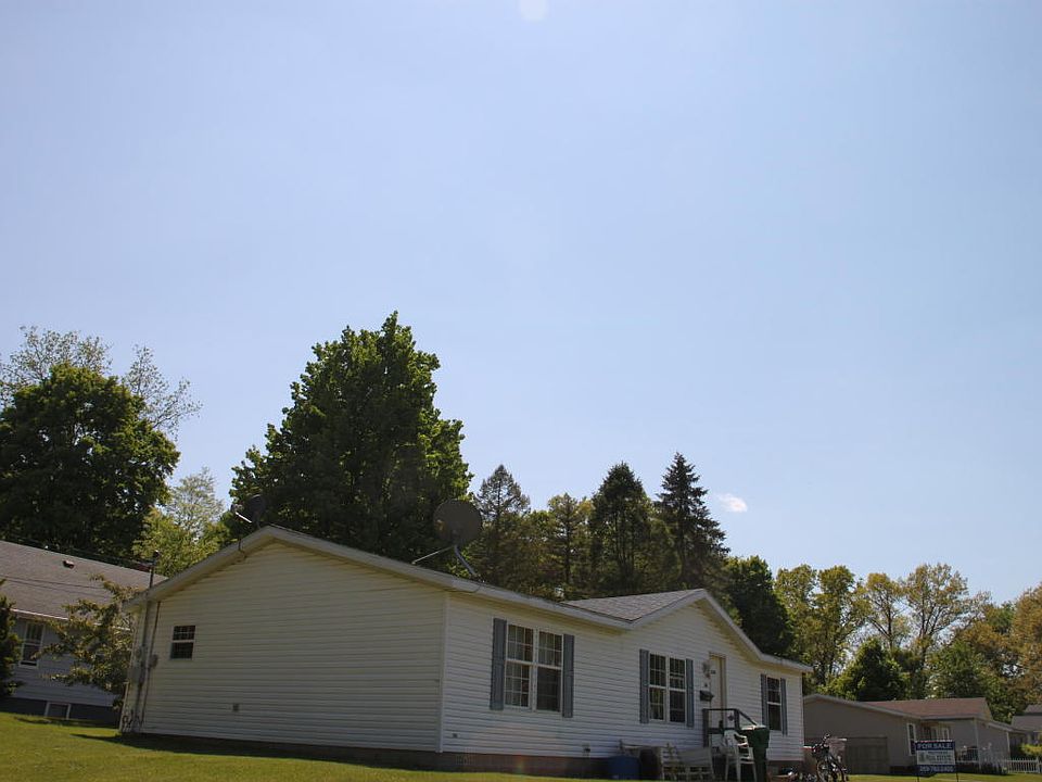 301 W Prairie Ronde St, Dowagiac, MI 49047 Zillow