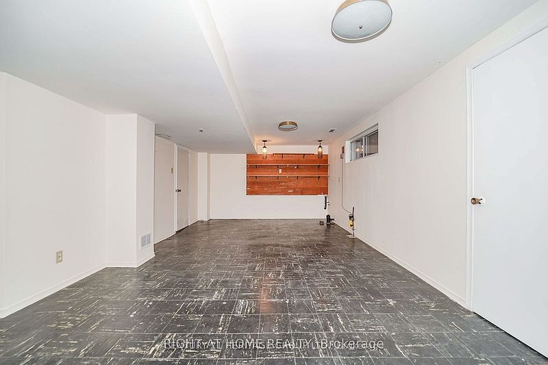 Toronto House for rent - 4 Bedrooms — photo 16