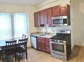8 Sunset St