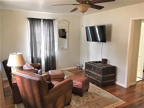 703 1/2 Avenue J — Photo 1