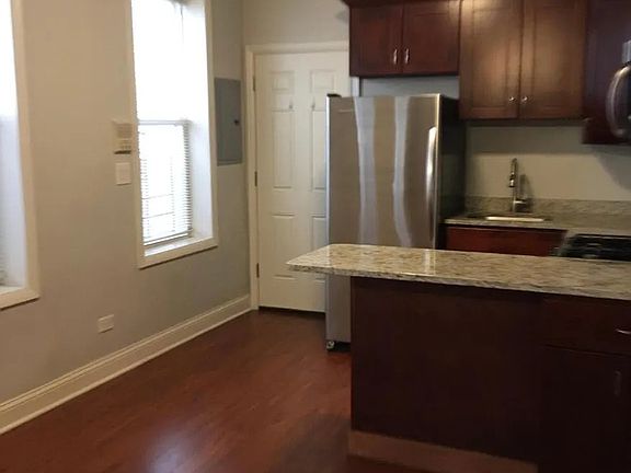 2nd image of 1229 N Bosworth Ave APT 1R