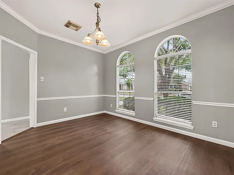 2215 Alberton Ln — Photo 6