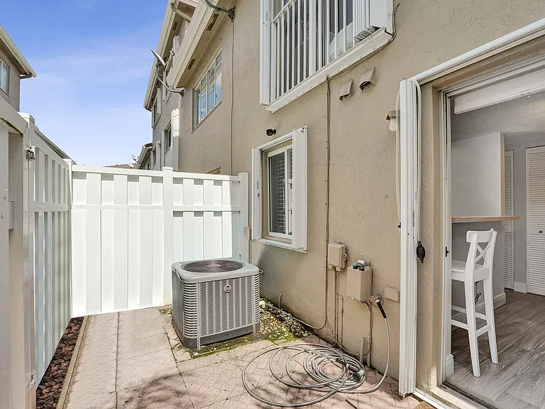 173 Riviera Cir — Photo 34
