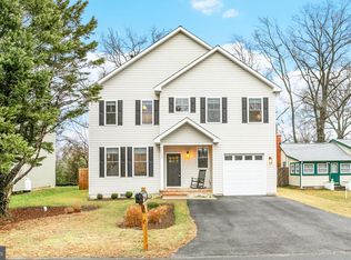 1633 Chesapeake Dr, Edgewater, MD 21037