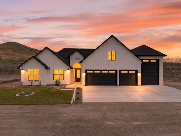 6622 E 2nd St, Benton City, WA 99320