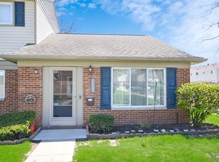 25721 Salem Ct, Roseville, MI 48066