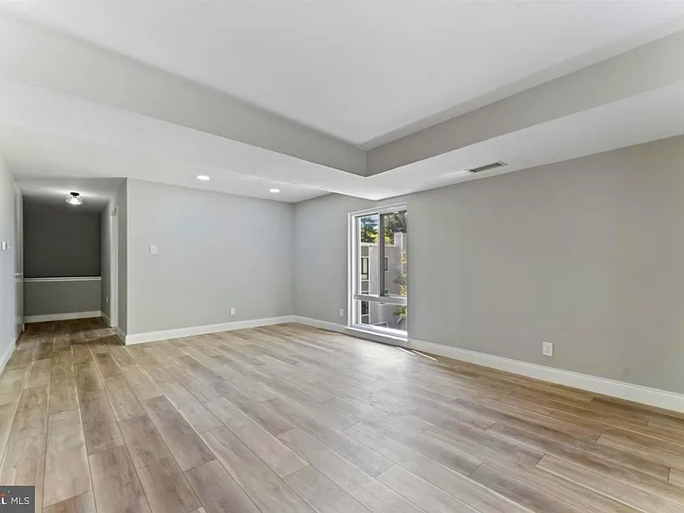1750 Oakwood Ter #16C — Photo 11