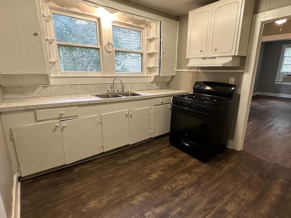 4th image of 1211 Parnell St