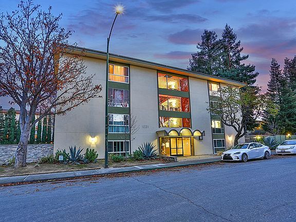 3rd image of 1031 Crestview Dr APT 212