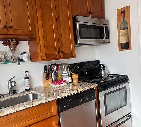2nd image of 1427 Fitzwater St APT 2F