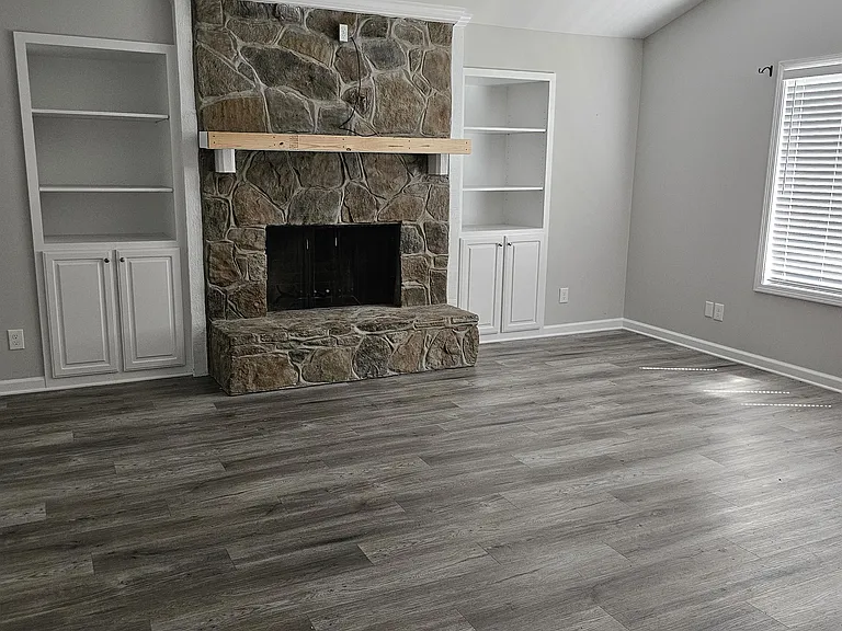 1304 Clearmont Dr — Photo 7