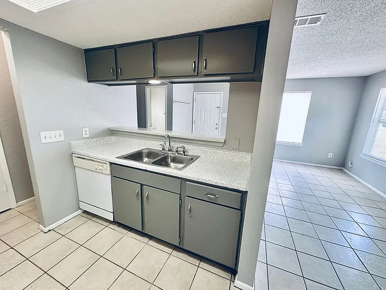 5305 Woodland Oaks Ct — Photo 10