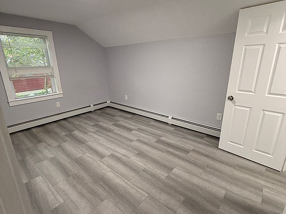 3rd image of 905 Ten Rod Rd Floor 2