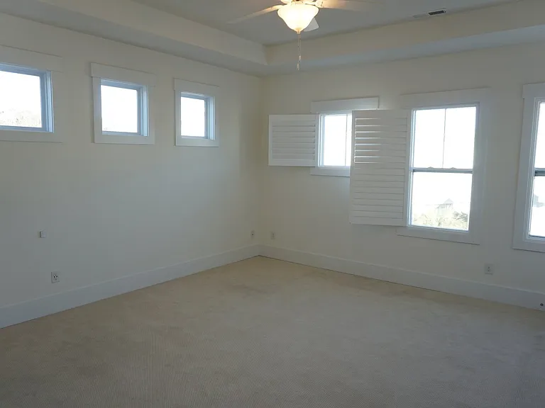 4032 Tamarisk Ln — Photo 33