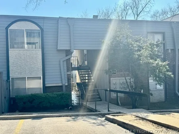 4630 E 68th St Unit 189, Tulsa, OK 74136