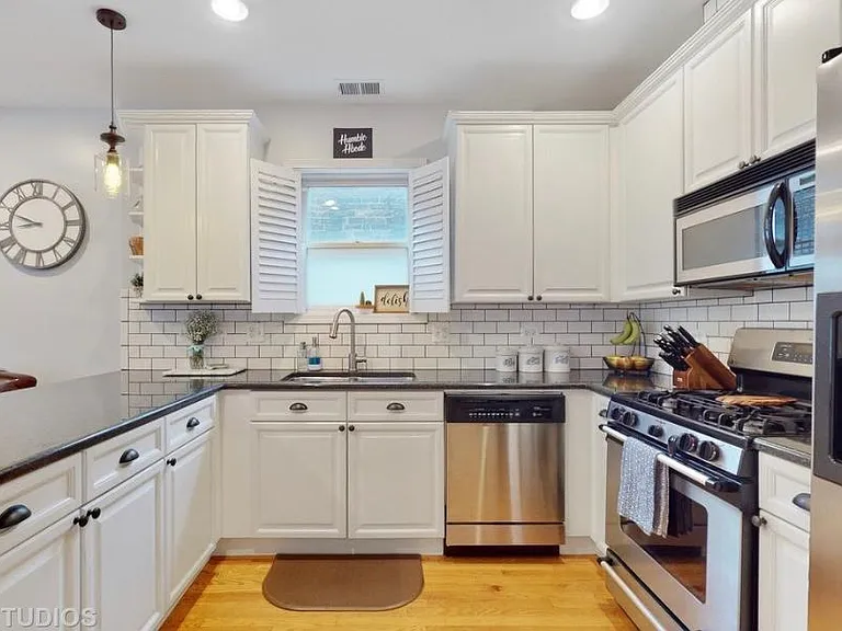 2855 N Damen Ave #2 — Photo 6