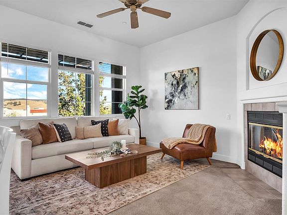 3rd image of 3851 Park Dr