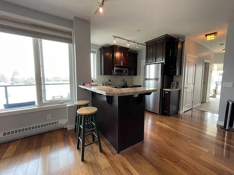 328 21st Ave SW #501 — Photo 28