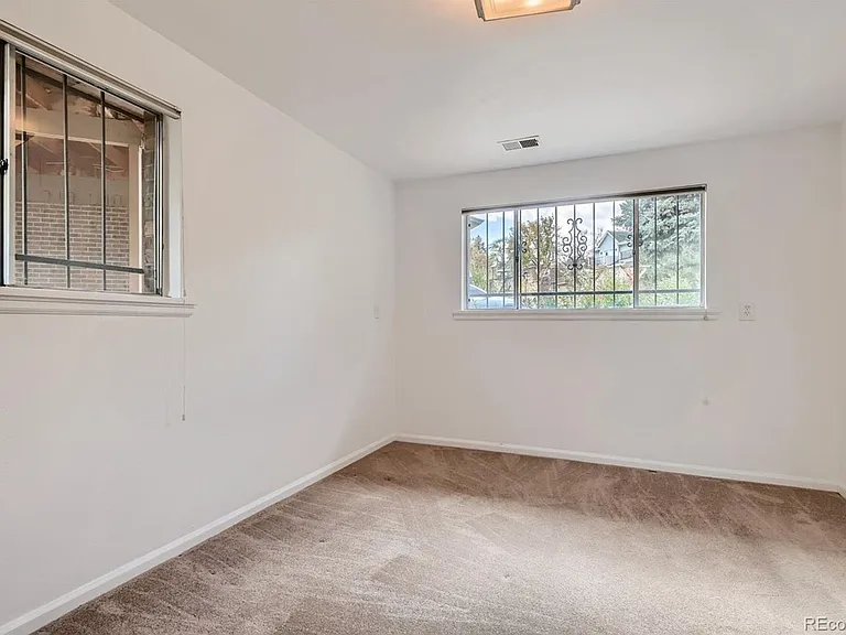 1004 S Arbutus St #1004 — Photo 14