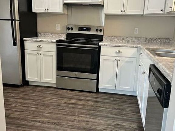 3rd image of 109 Scarborough Ct #I6