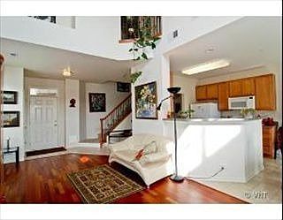4th image of 1049 Enfield Dr #1-B4