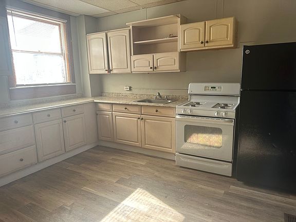 5th image of 2687 Wilkens Ave