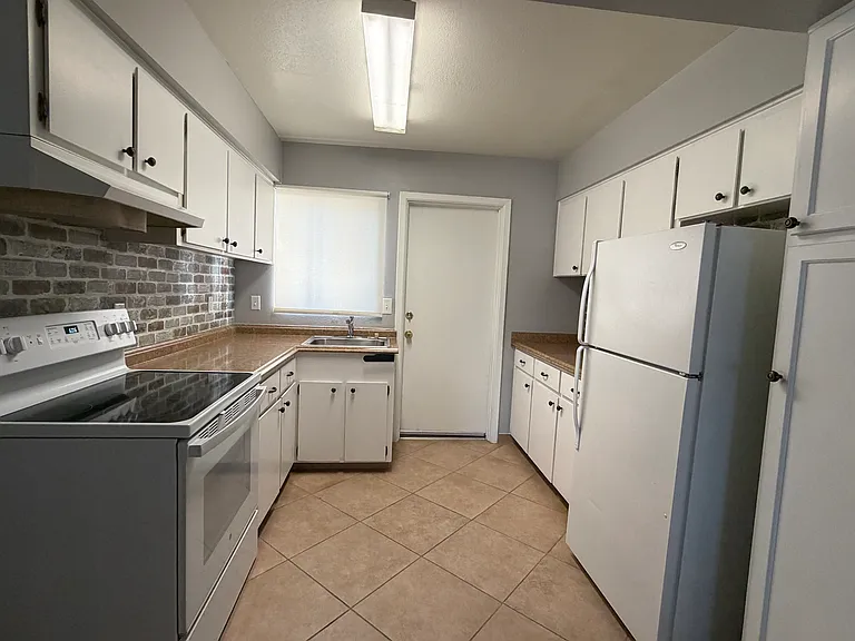 11216 W Nevada Ave — Photo 13