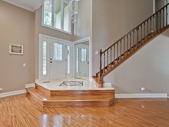 4th image of 45 Saint Clair Ln