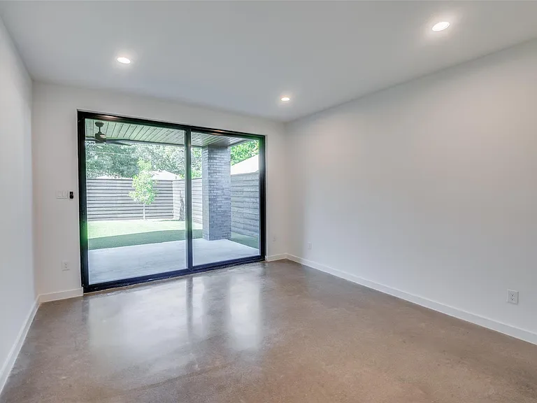4525 Weldon St — Photo 10