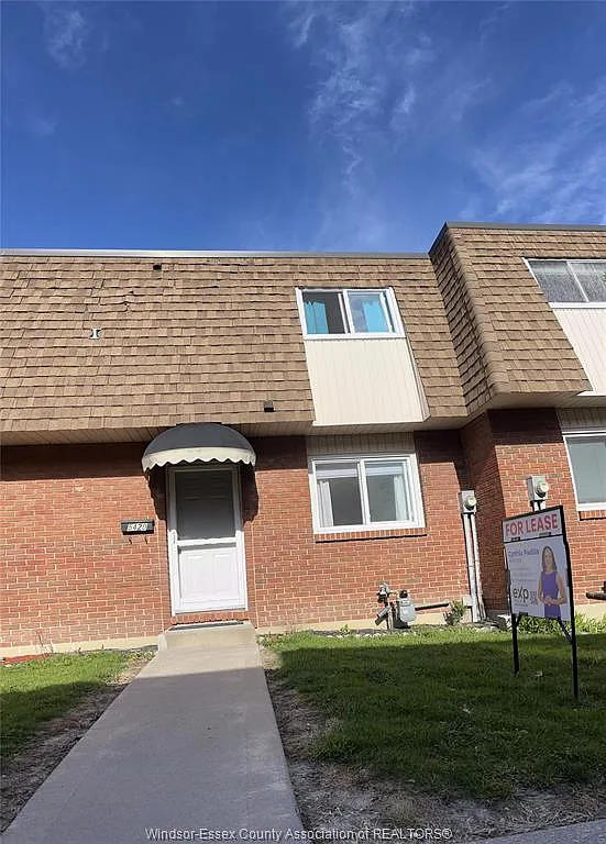 3 bed, 1.5 bath, $2,100 — Photo 1