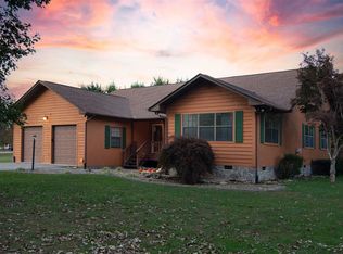 1012 Willow Oaks Cir, Dandridge, TN 37725