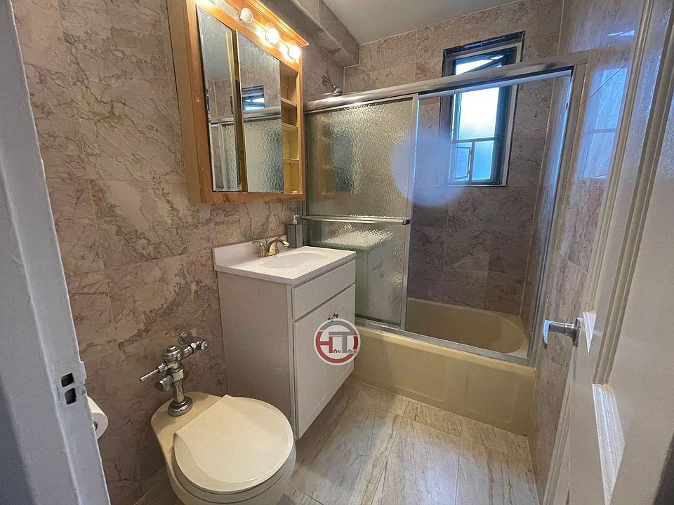 2nd image of 1589 Unionport Rd APT 5F