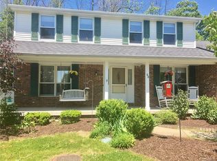 68 Gina Mdws, East Amherst, NY 14051