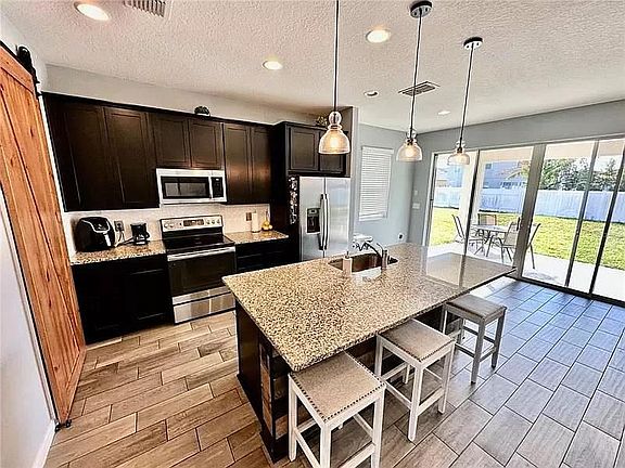 5th image of 355 Buchannan Dr